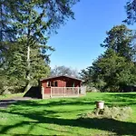 Secluded Pine Lodge 1