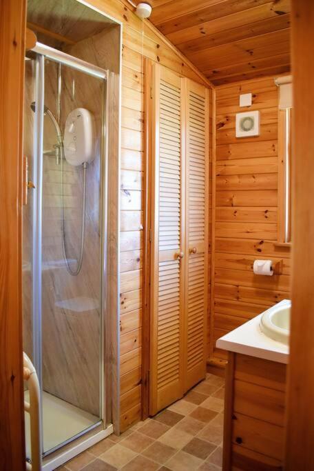 Secluded Pine 1 Apartment *