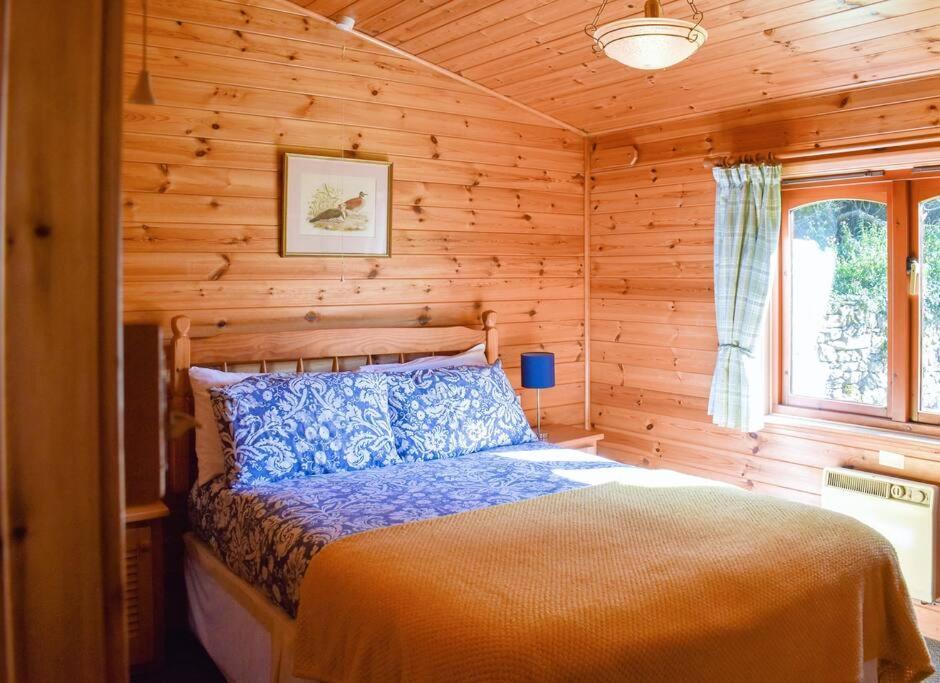 Apartment Secluded Pine 1 *